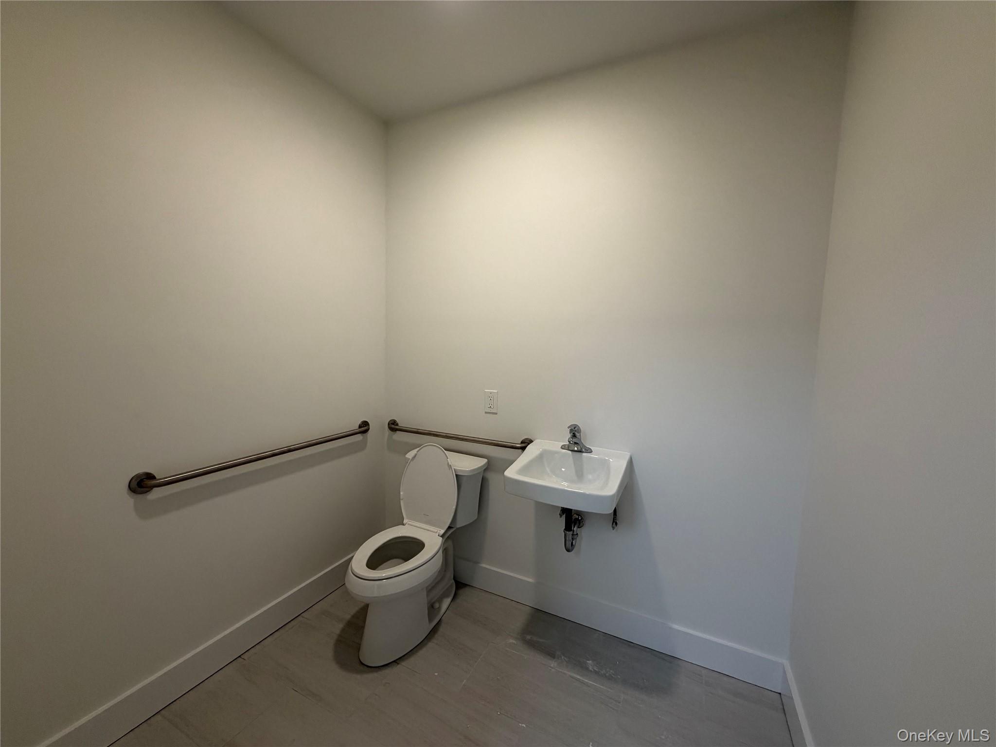 487 Main Road, Unit A photo 10
