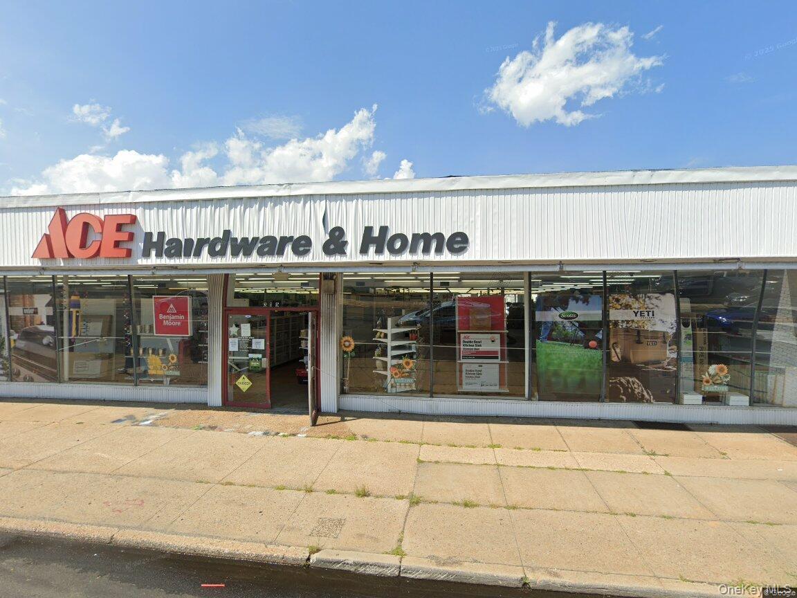323 Sunrise Highway – For Rent photo 2