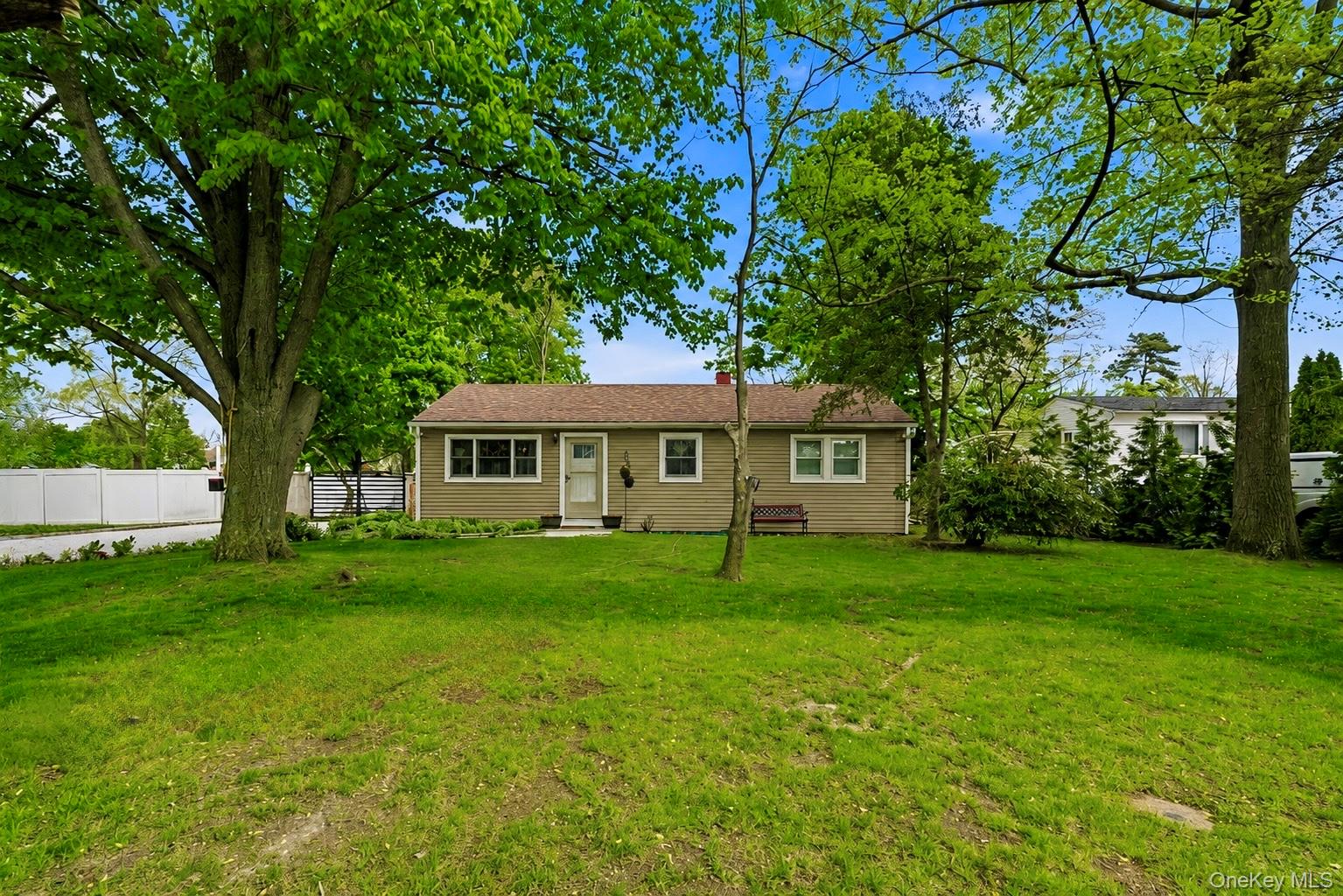 1016 Howells Road – For Sale