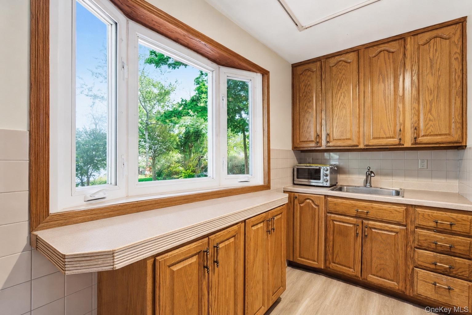 1016 Howells Road – For Sale photo 5