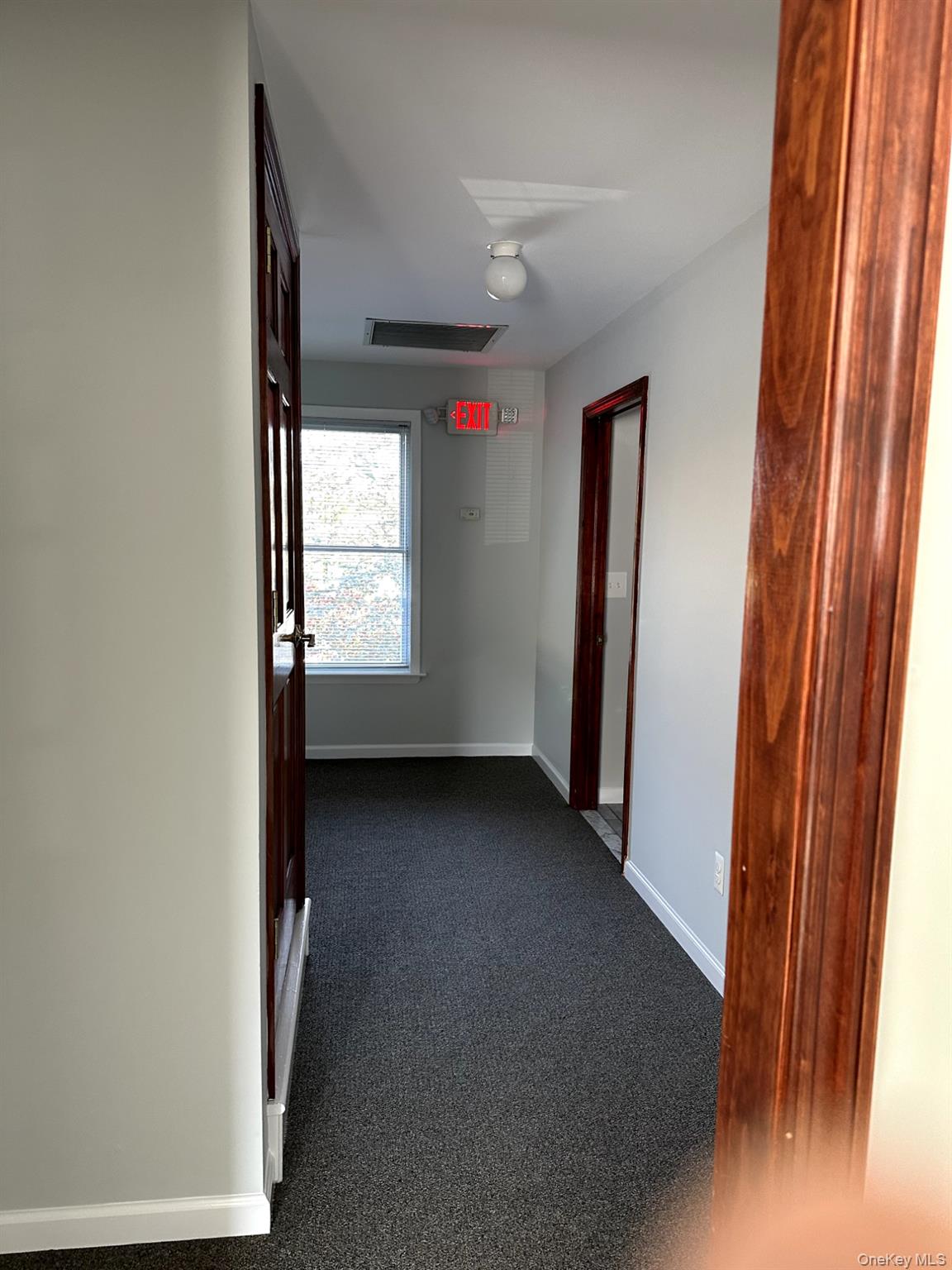 456 W Jericho Turnpike – For Rent photo 9