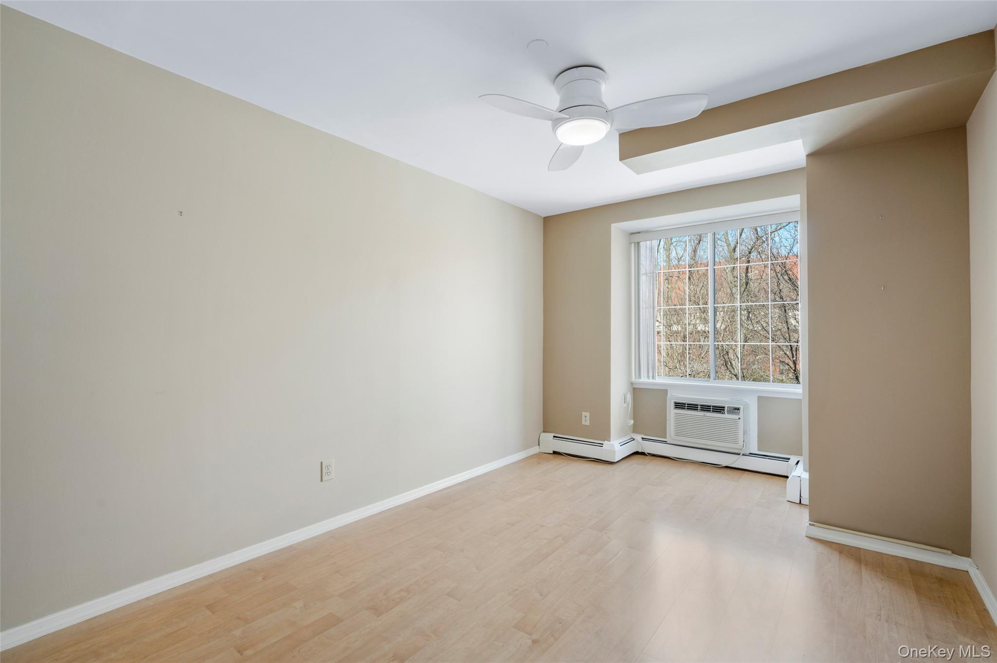 55 N Broadway Avenue, Unit 3-14 photo 33
