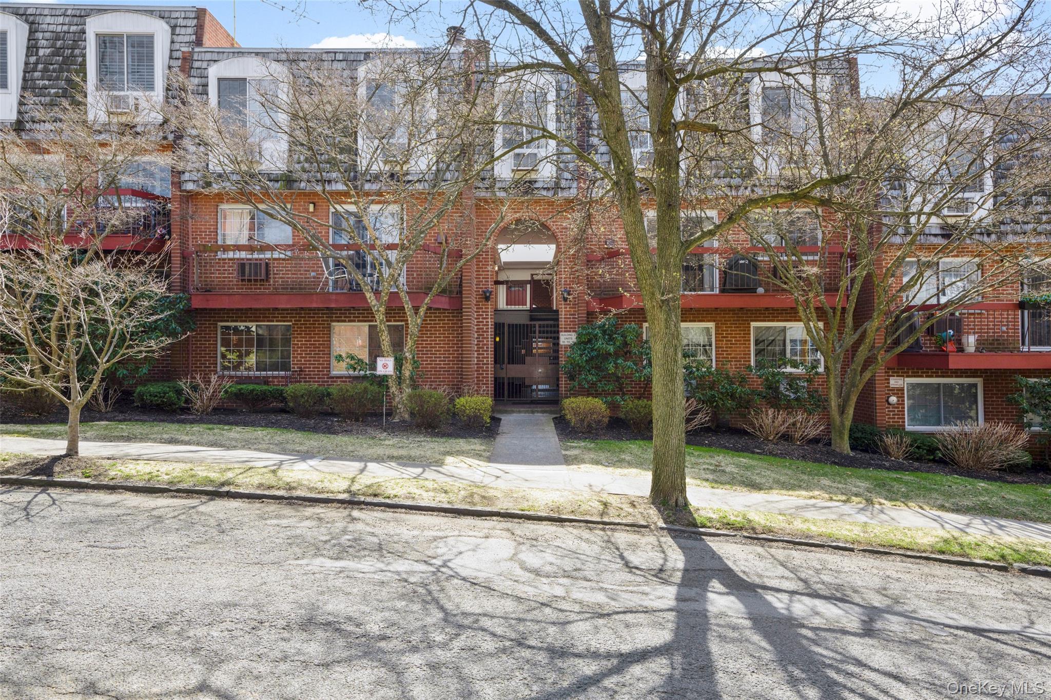 55 N Broadway Avenue, Unit 3-14 photo 37