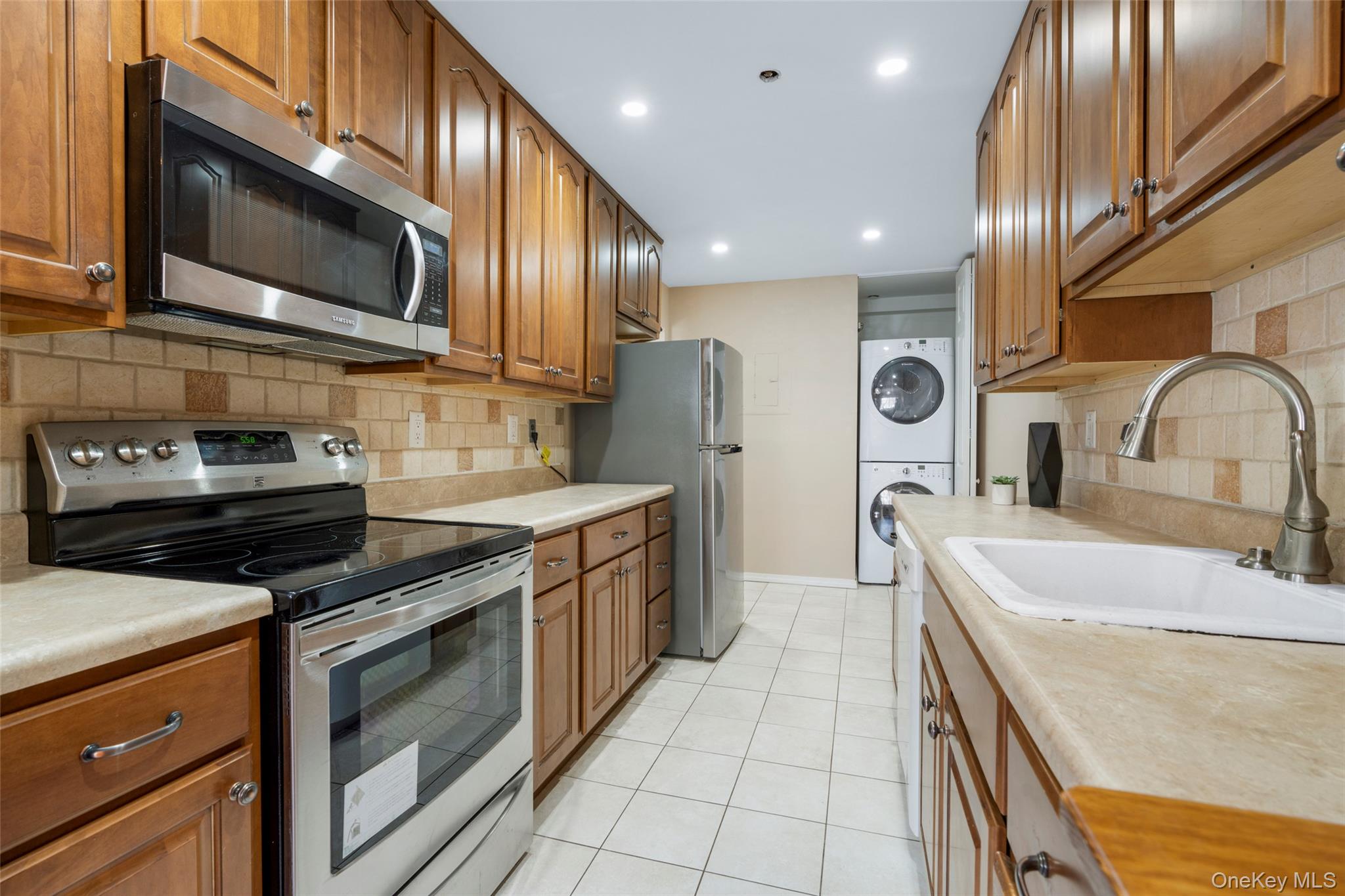 55 N Broadway Avenue, Unit 3-14 photo 21