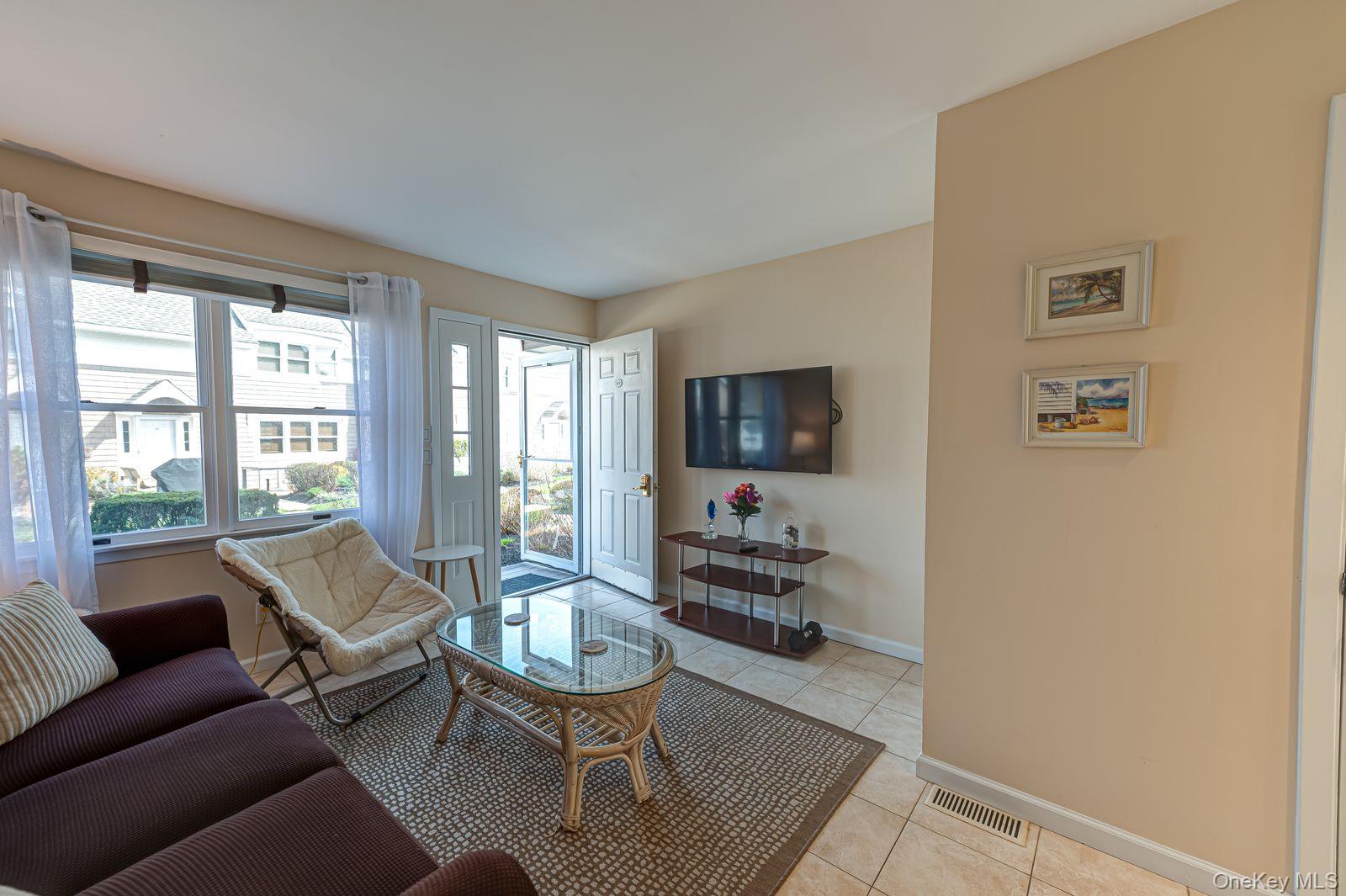 49 Canoe Place Road, Unit 212 photo 3