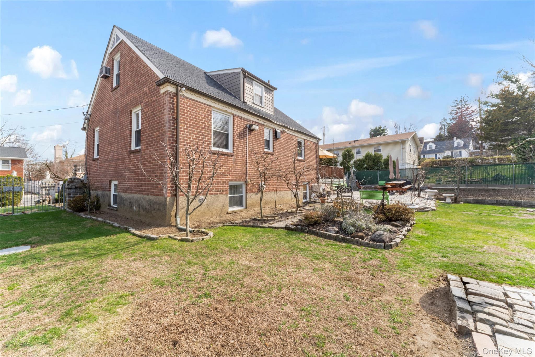 18 Butler Place – For Sale photo 46