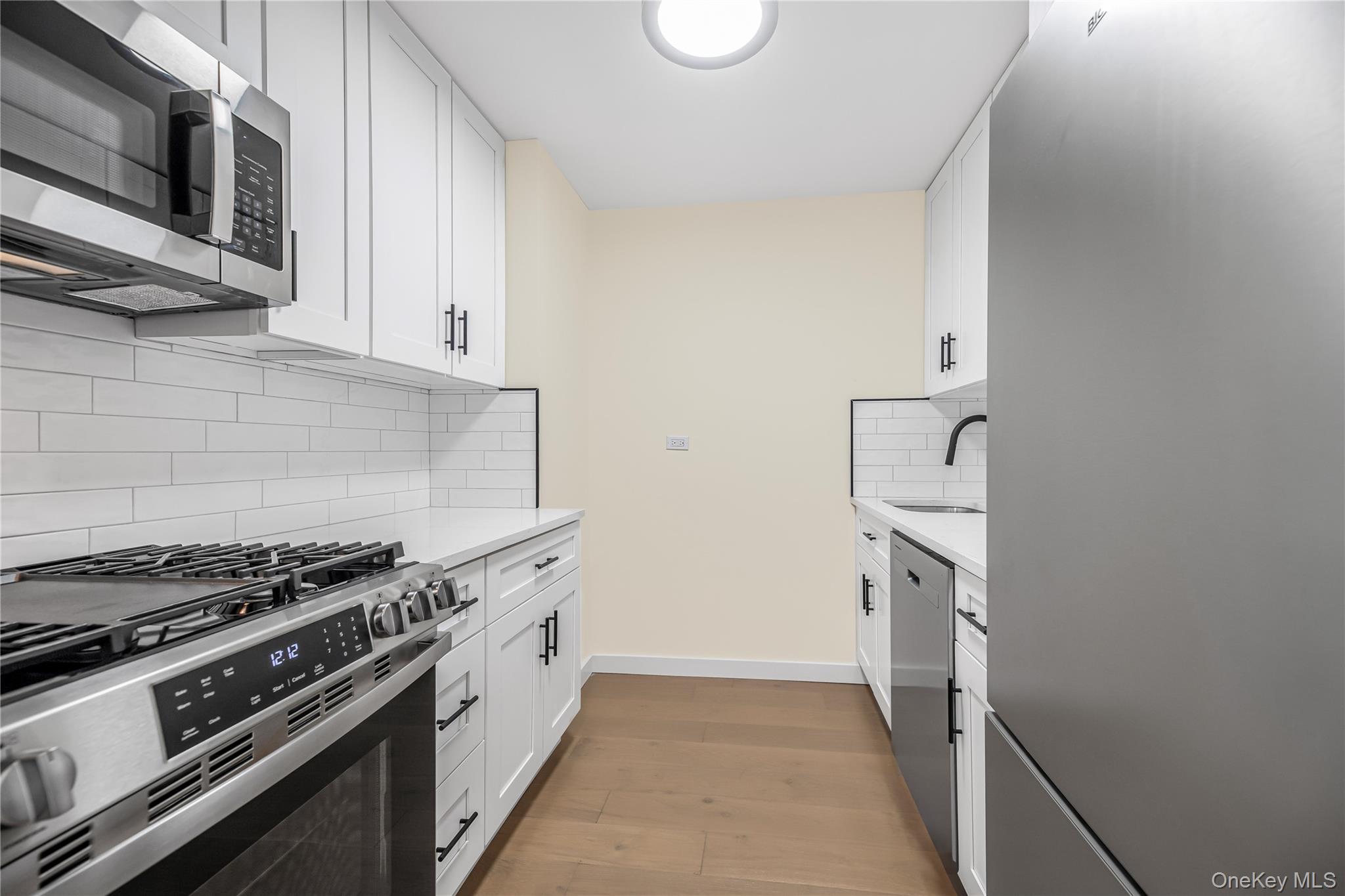 3671 Hudson Manor Terrace, Unit 1A photo 7