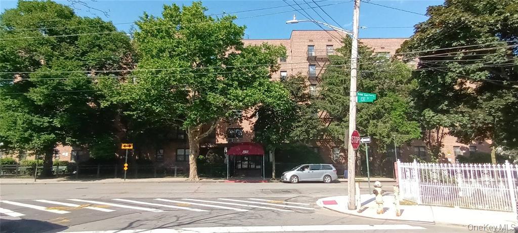 Kew Gardens Rd RD, Unit 6N