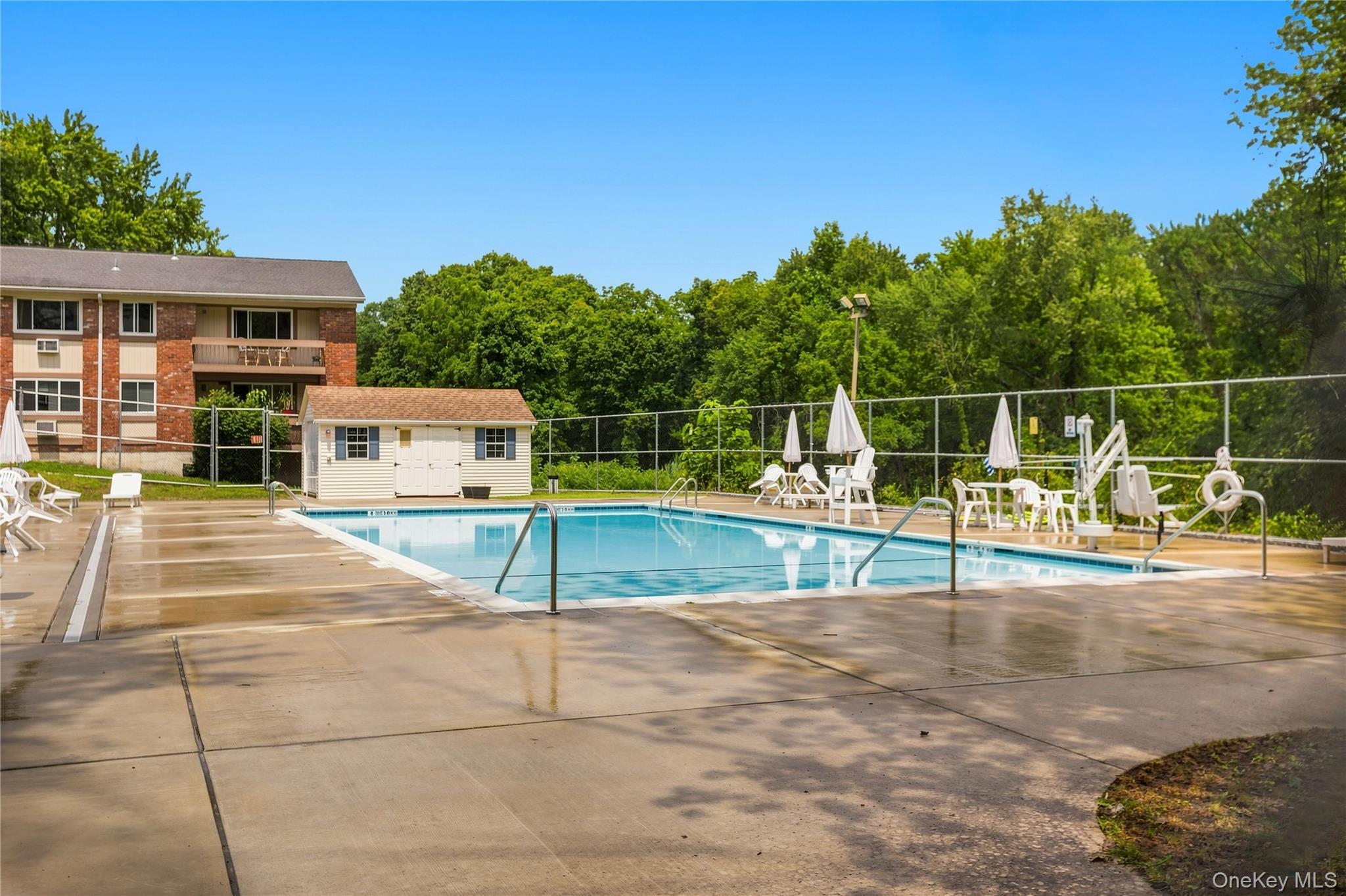 2 Woods End Circle, Unit E photo 16