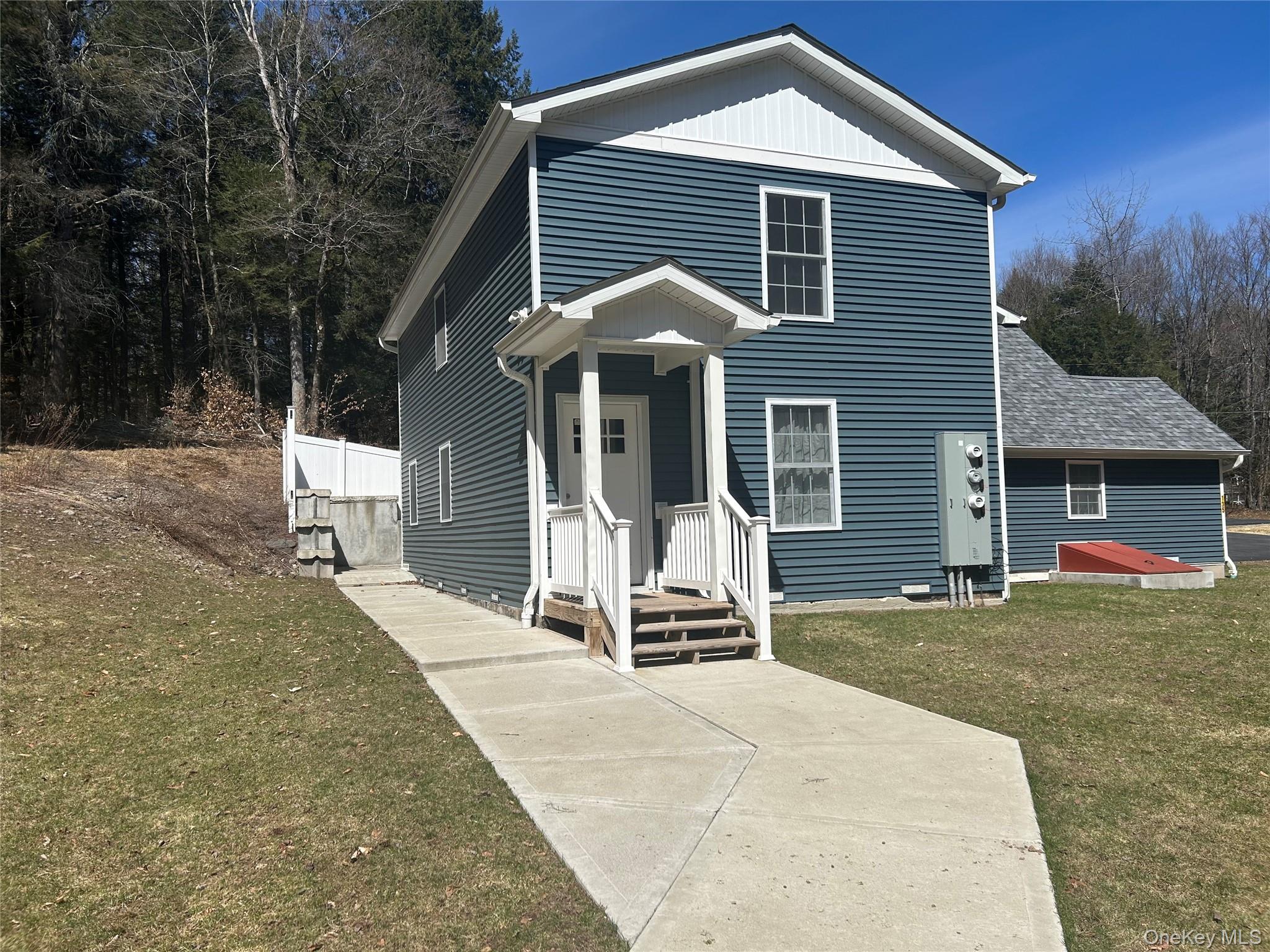 135 Gale Road, Unit upstairs