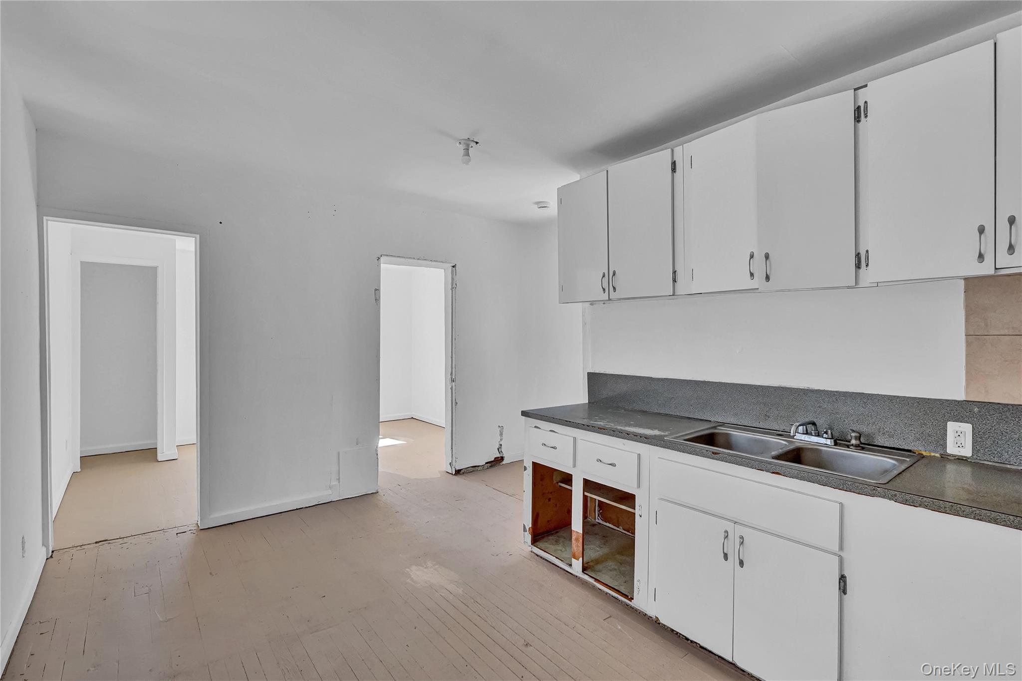 150-81 116th Drive – For Sale photo 4