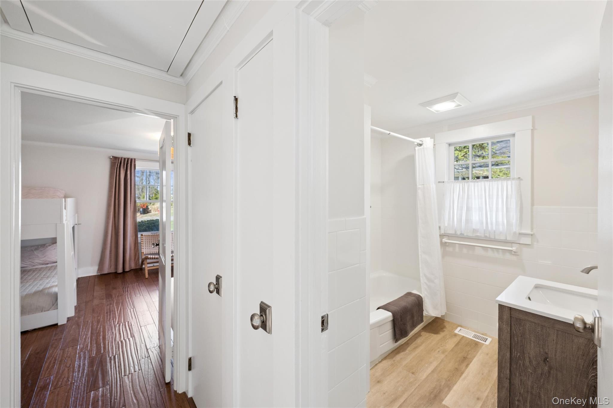 250 Oak Road – For Rent photo 7