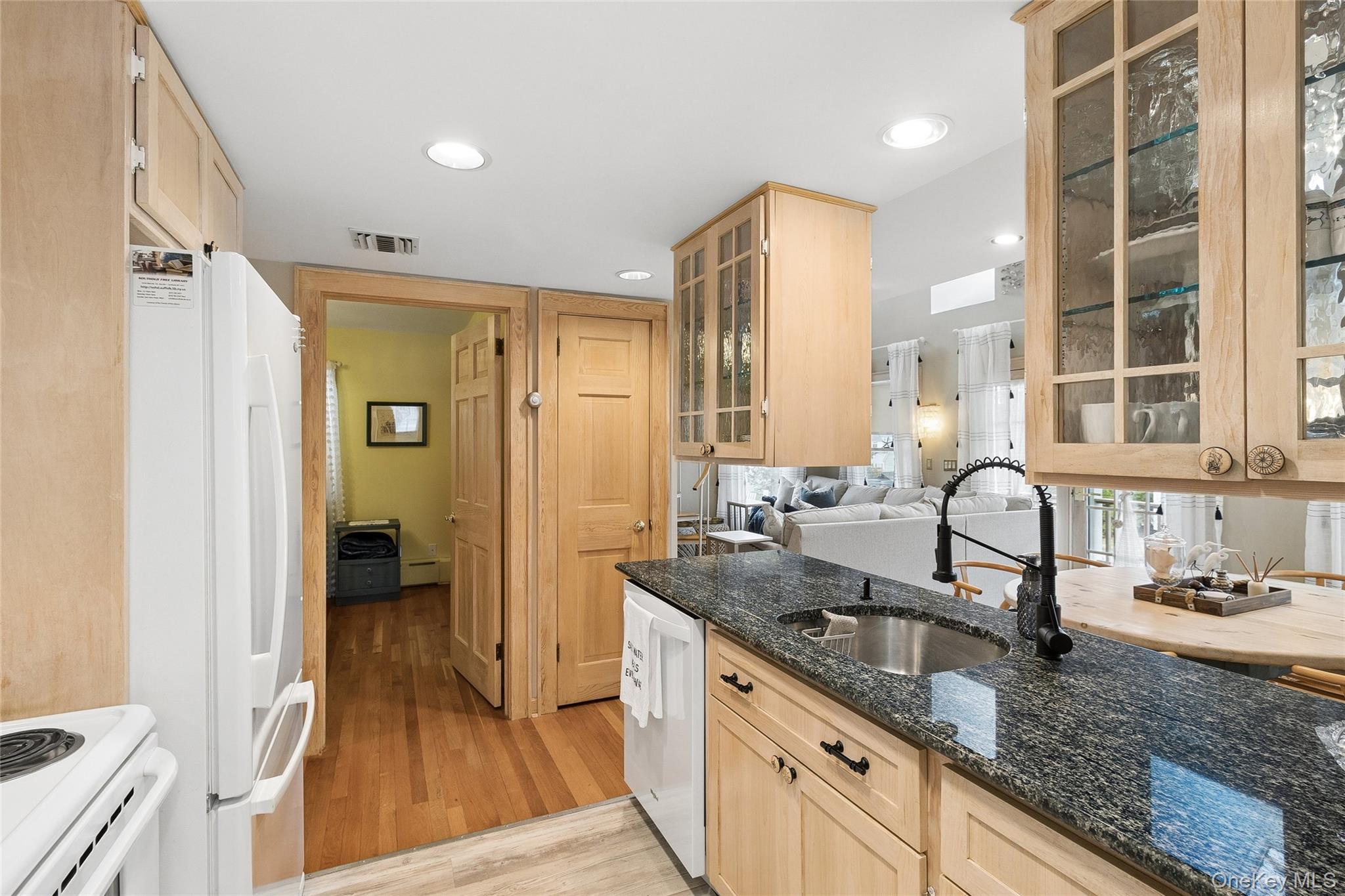 1050 Pine Avenue – For Rent photo 13
