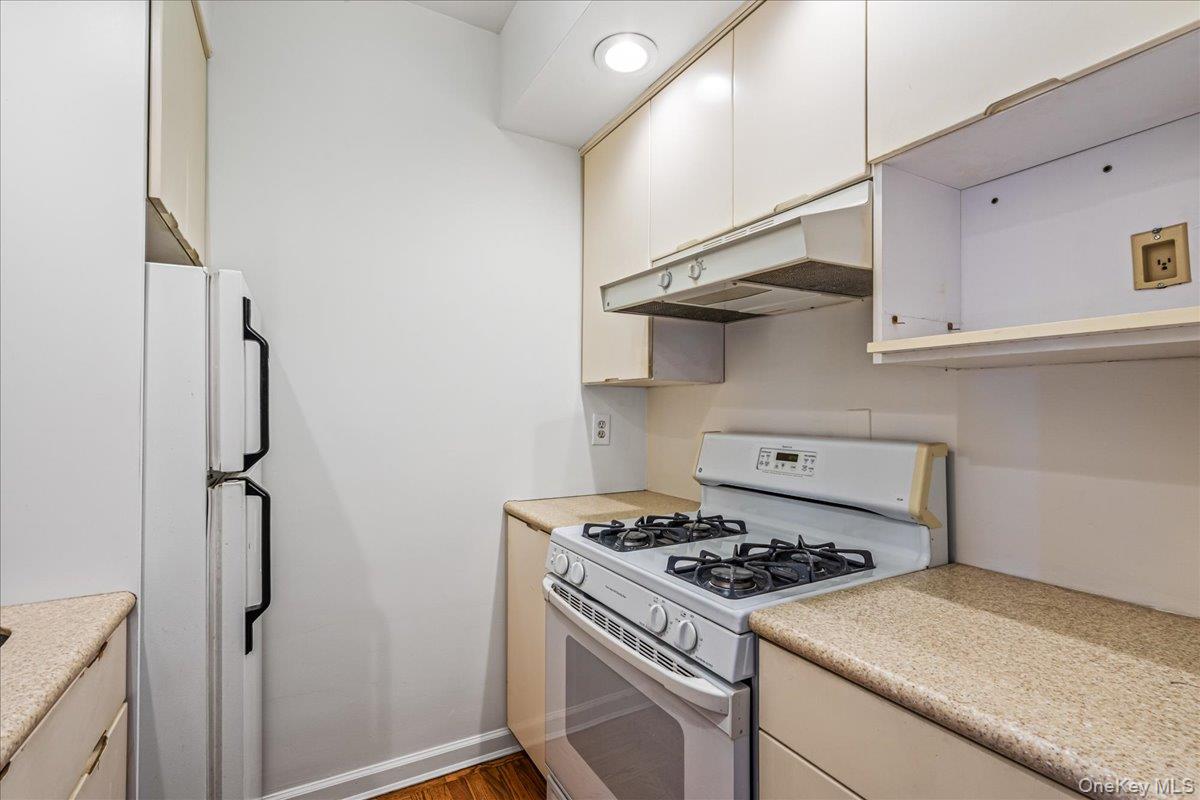 18-15 215th Street, Unit 17L photo 13