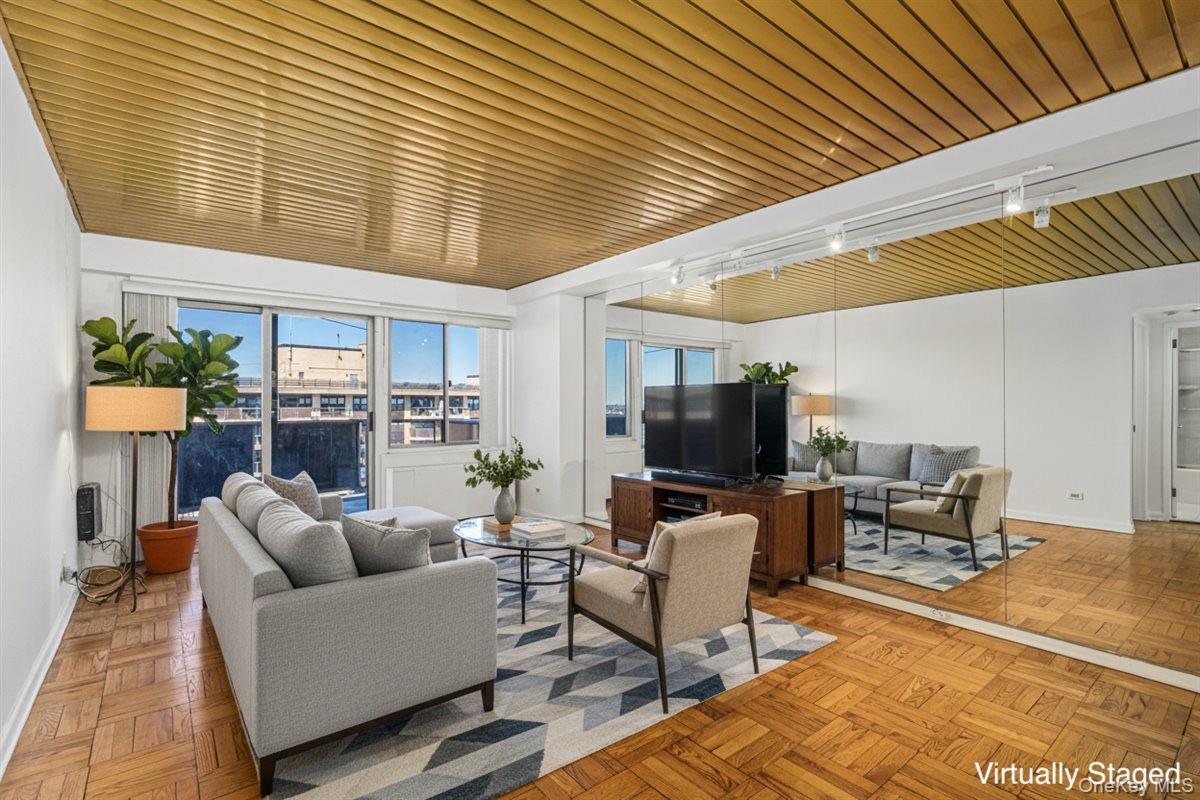 18-15 215th Street, Unit 17L photo 2