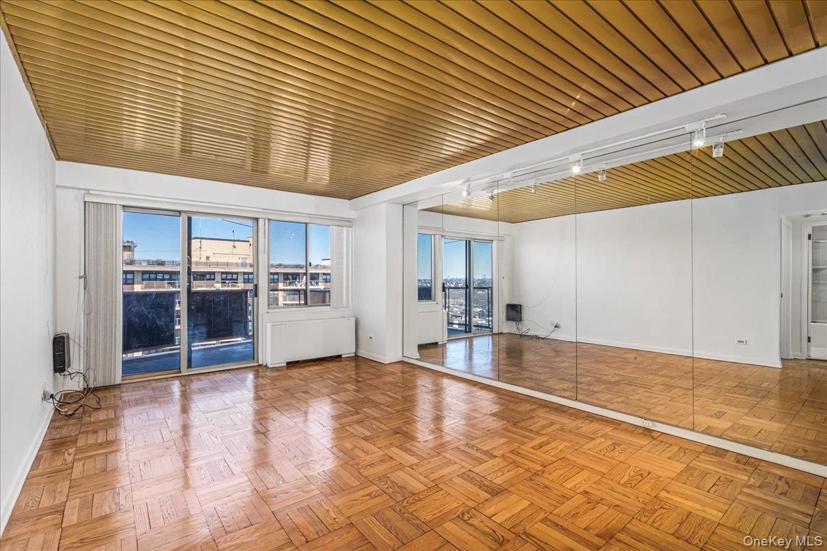18-15 215th Street, Unit 17L photo 3