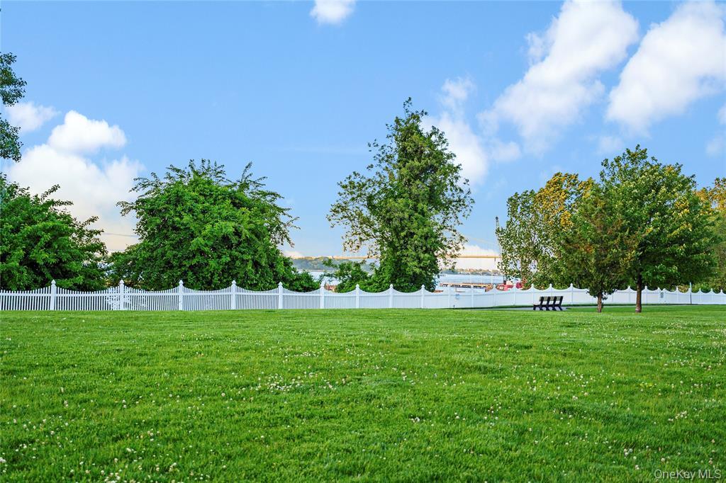 3-17 Endeavor Place, Unit C photo 19