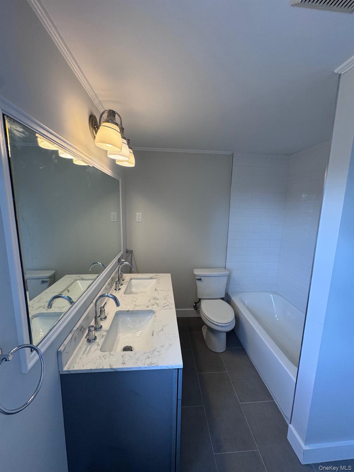 323 Mill Road, Unit PH photo 3
