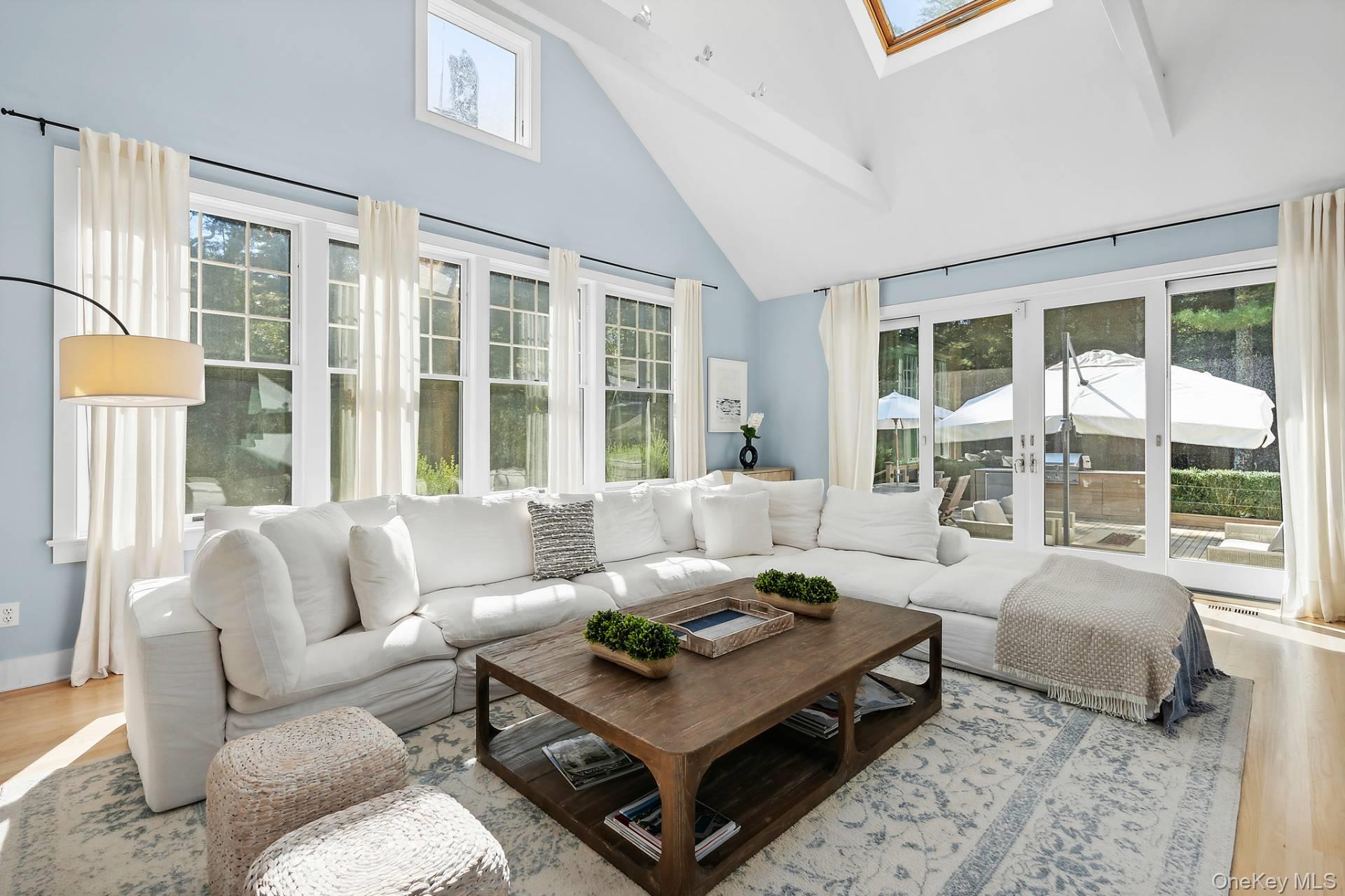5 Spread Oak Lane – For Sale photo 4