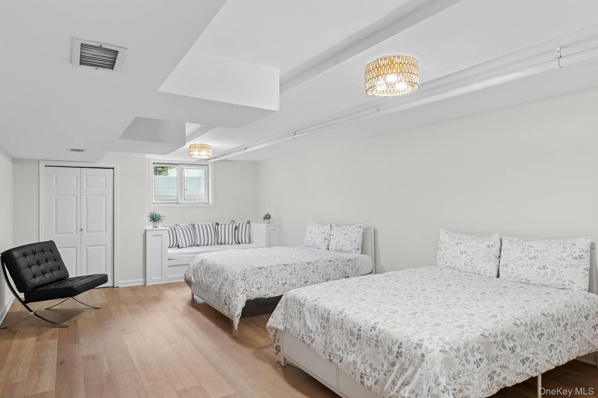 5 Spread Oak Lane – For Sale photo 12
