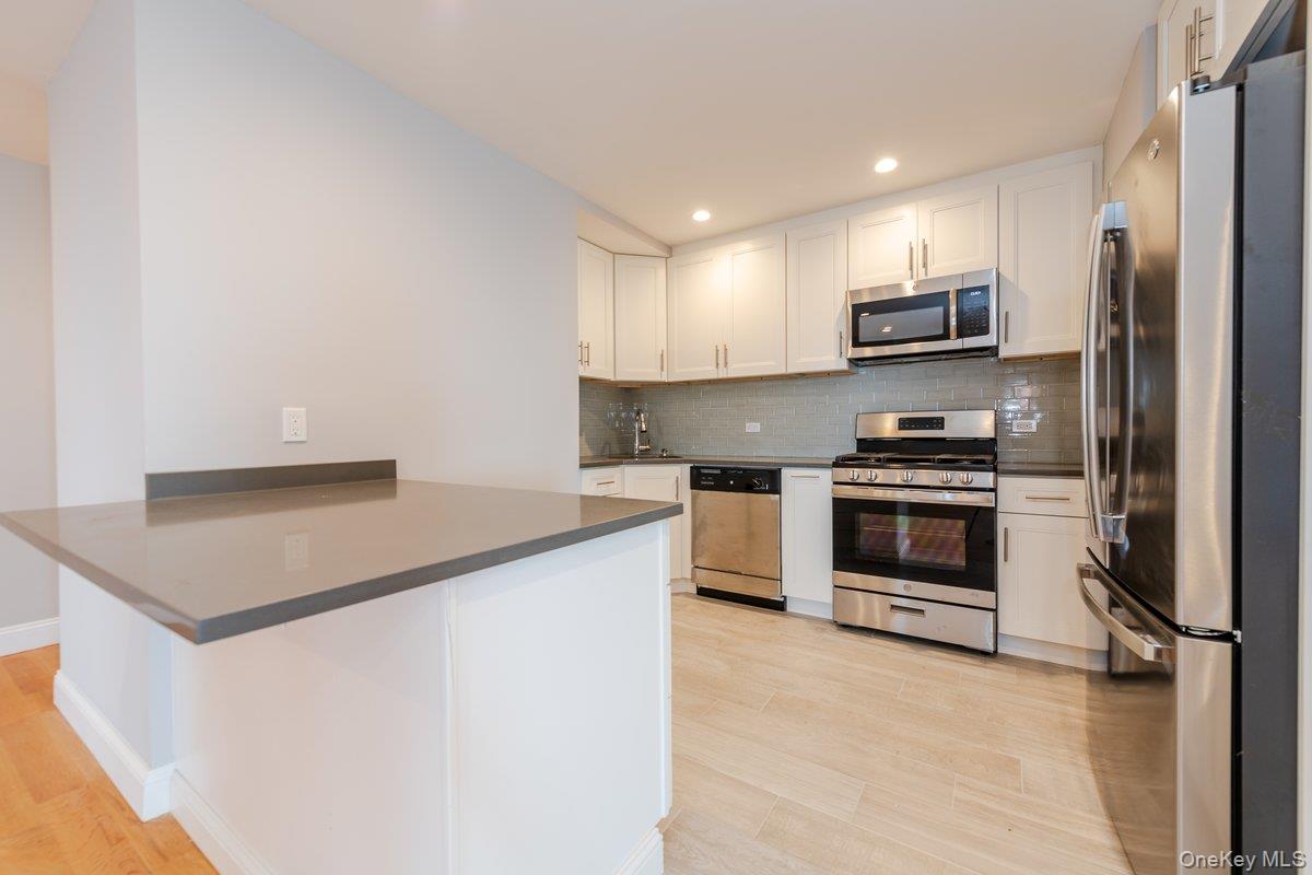 661 W Broadway, Unit 401 photo 12