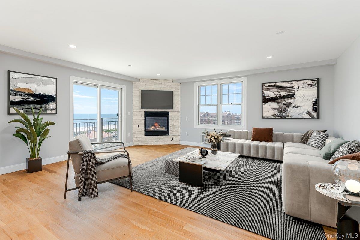 661 W Broadway, Unit 401 photo 6