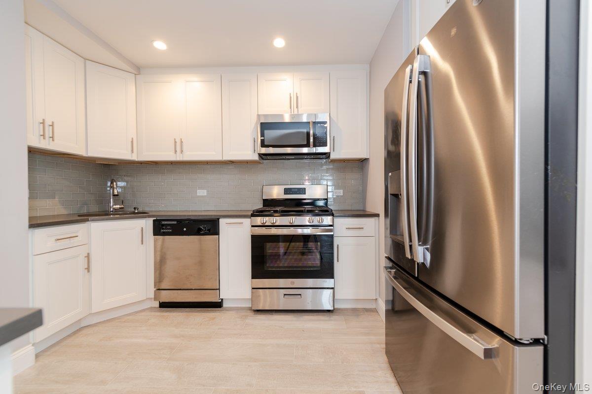 661 W Broadway, Unit 401 photo 13