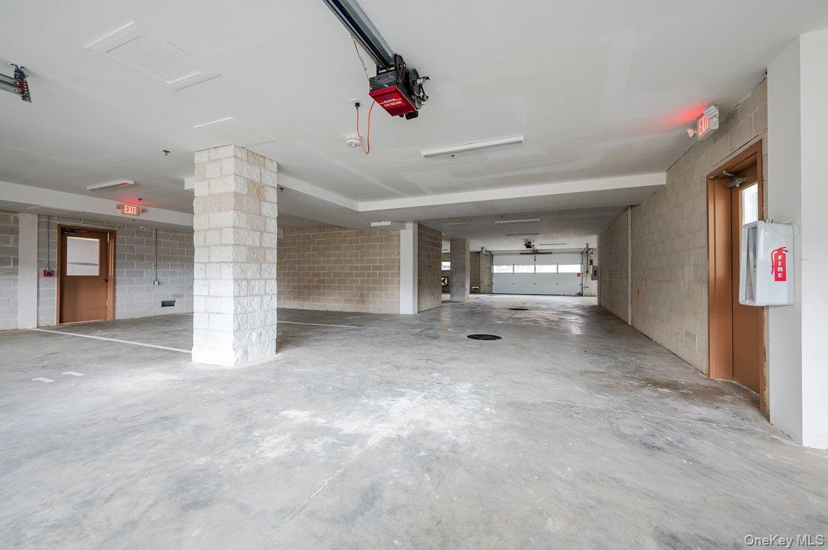 661 W Broadway, Unit 401 photo 25