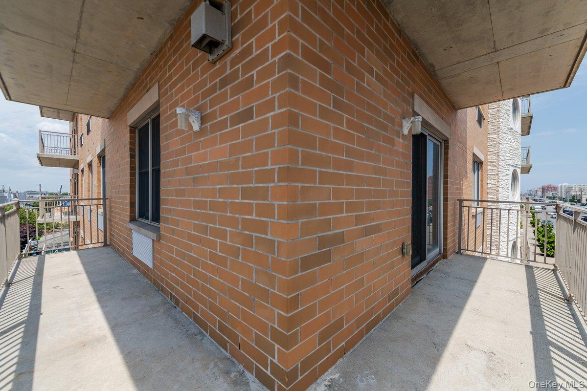 661 W Broadway, Unit 401 photo 21
