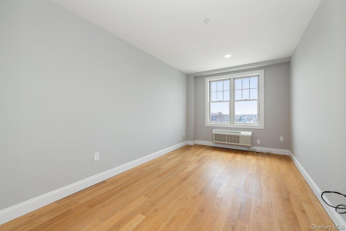 661 W Broadway, Unit 401 photo 18