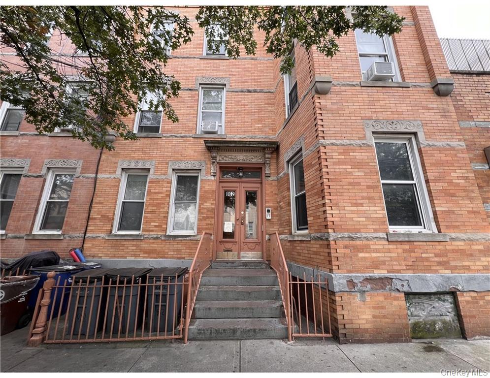 862 Woodward Avenue – For Sale