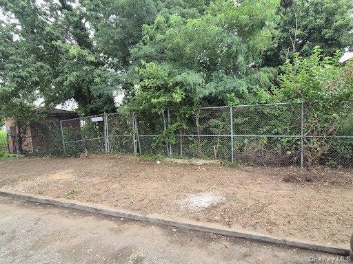 113 Avenue Avenue – For Sale