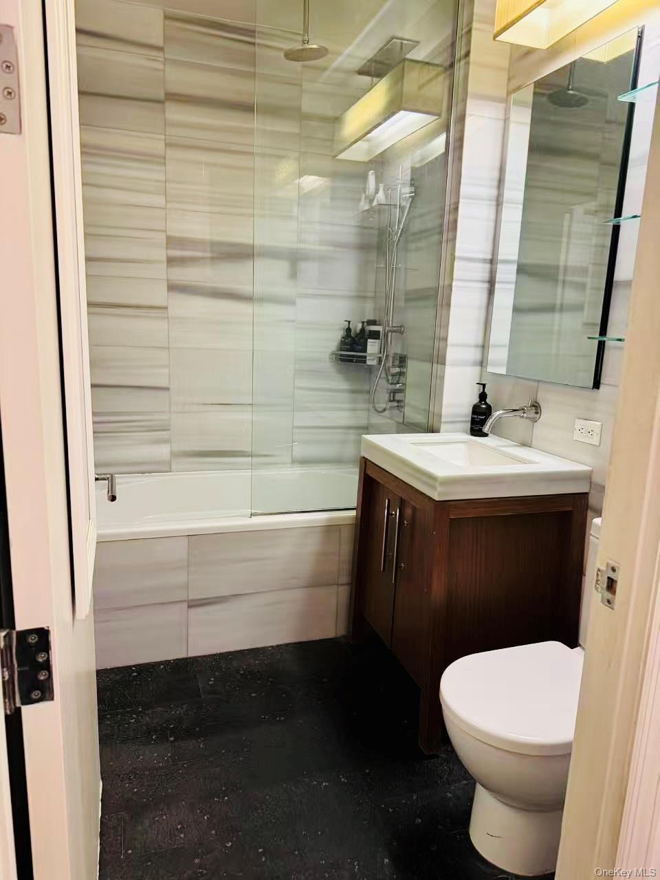 88 Greenwich Street, Unit 1305