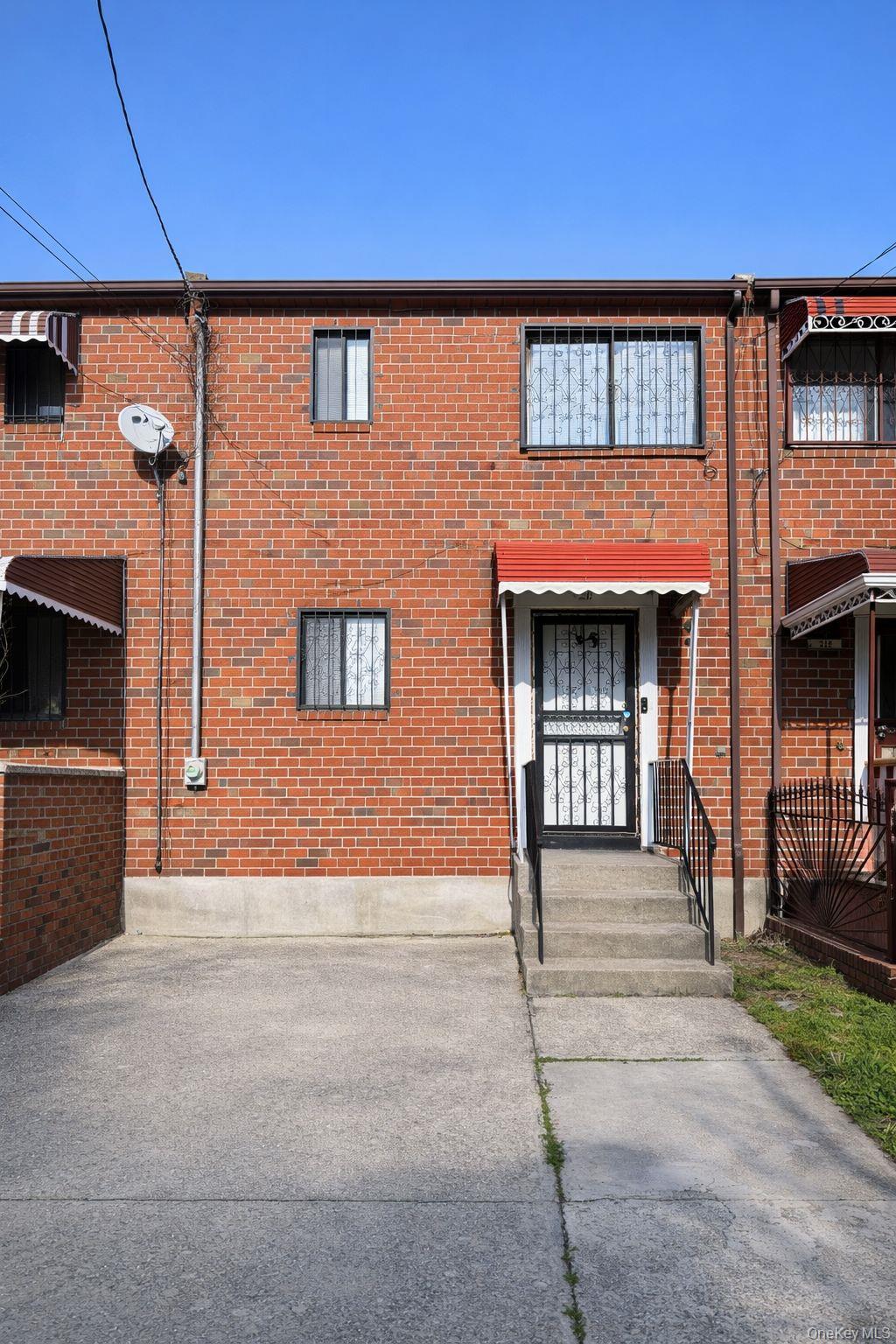217 Berriman Street – For Sale photo 2