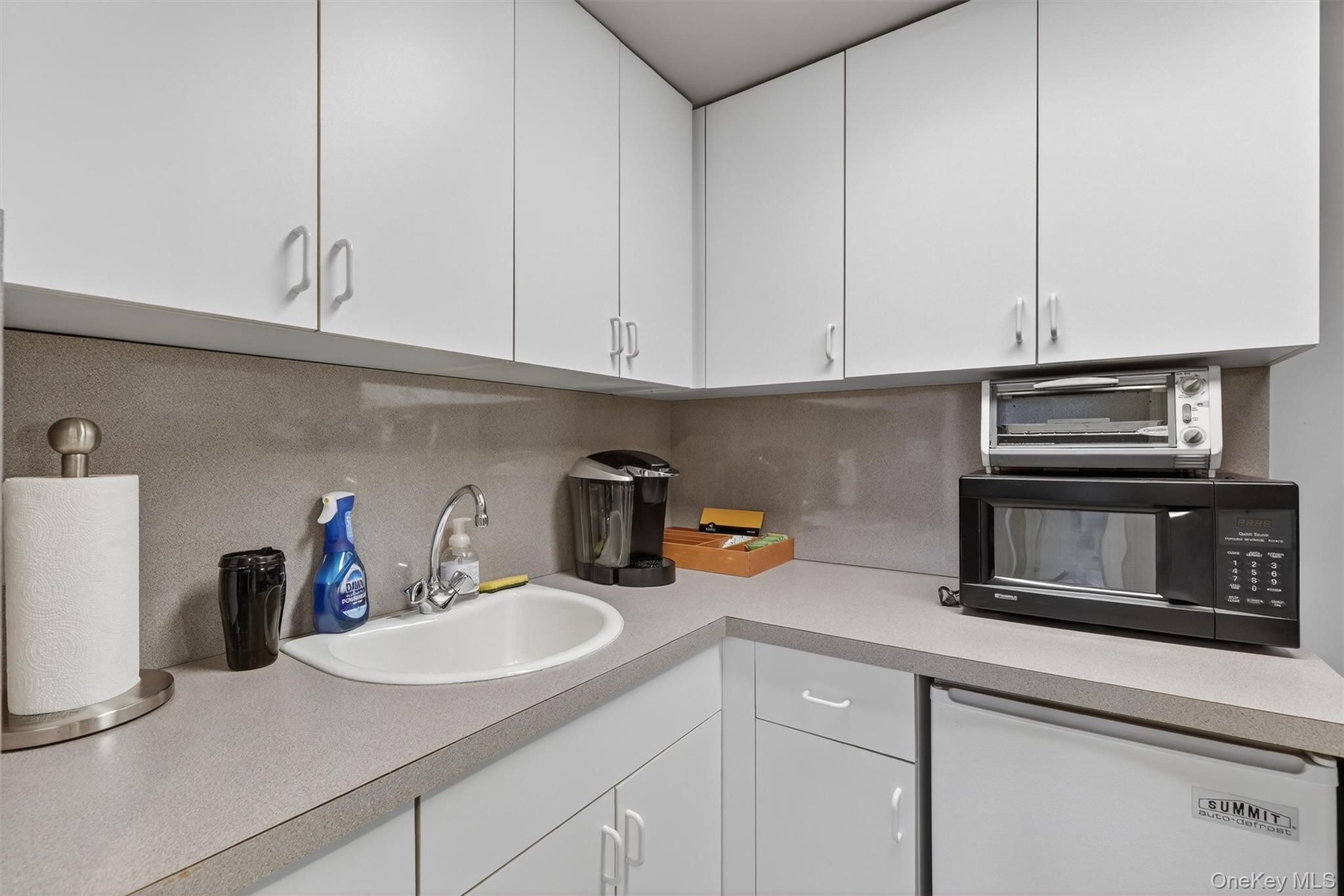 10 Nosband Avenue, Unit 1L photo 27