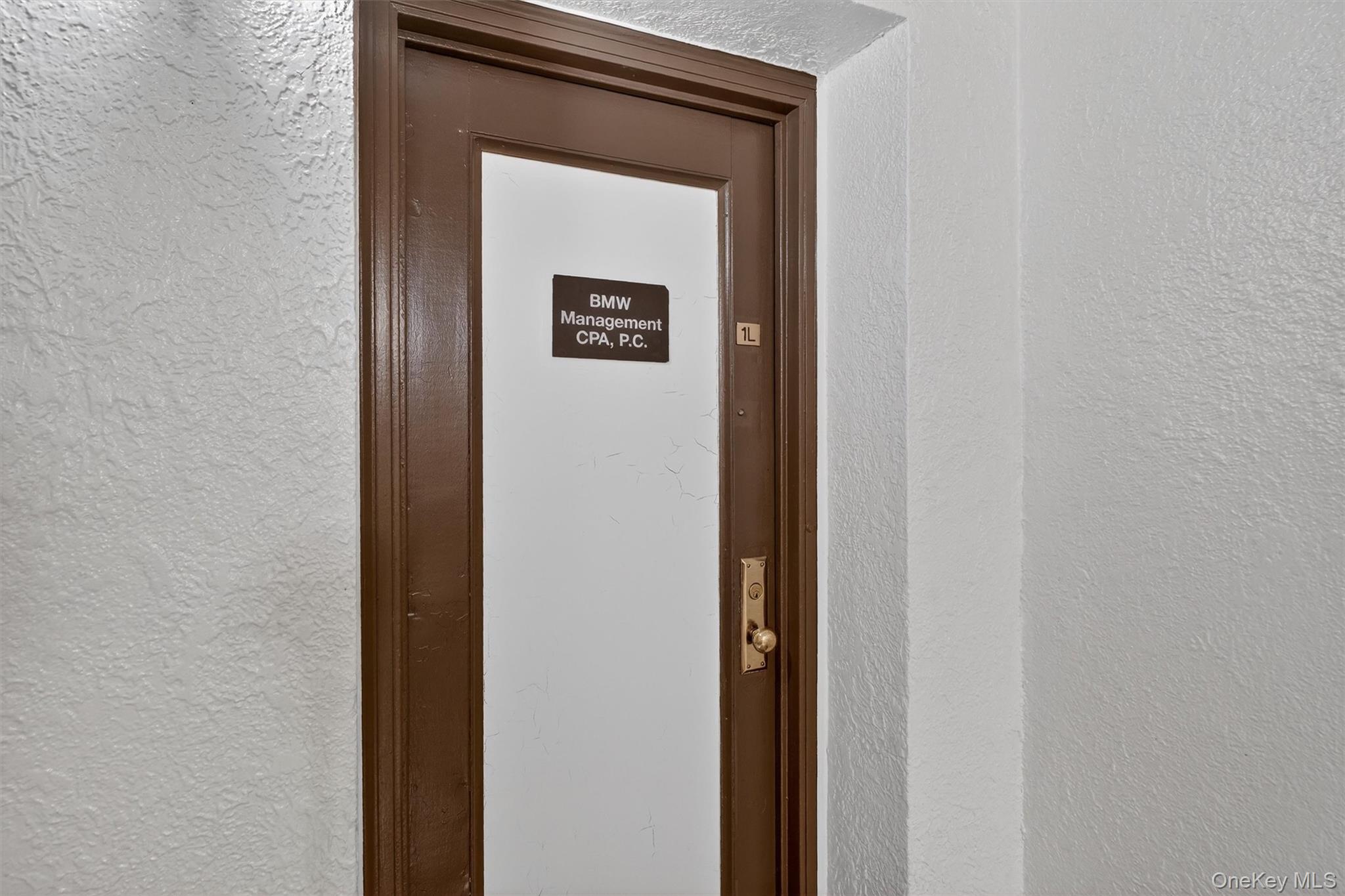 10 Nosband Avenue, Unit 1L photo 35