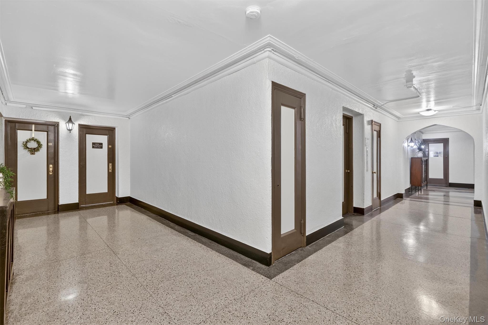 10 Nosband Avenue, Unit 1L photo 36