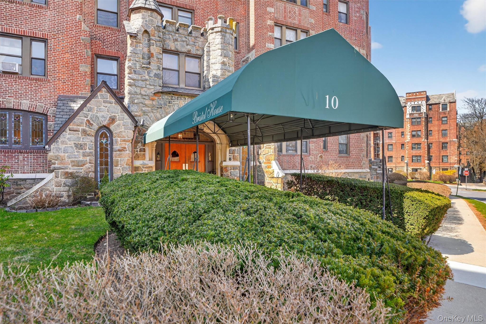 10 Nosband Avenue, Unit 1L photo 3