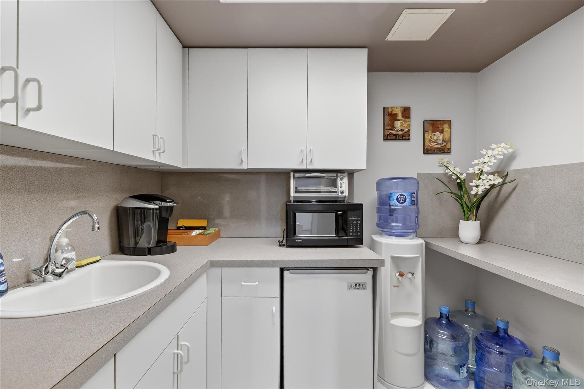 10 Nosband Avenue, Unit 1L photo 26