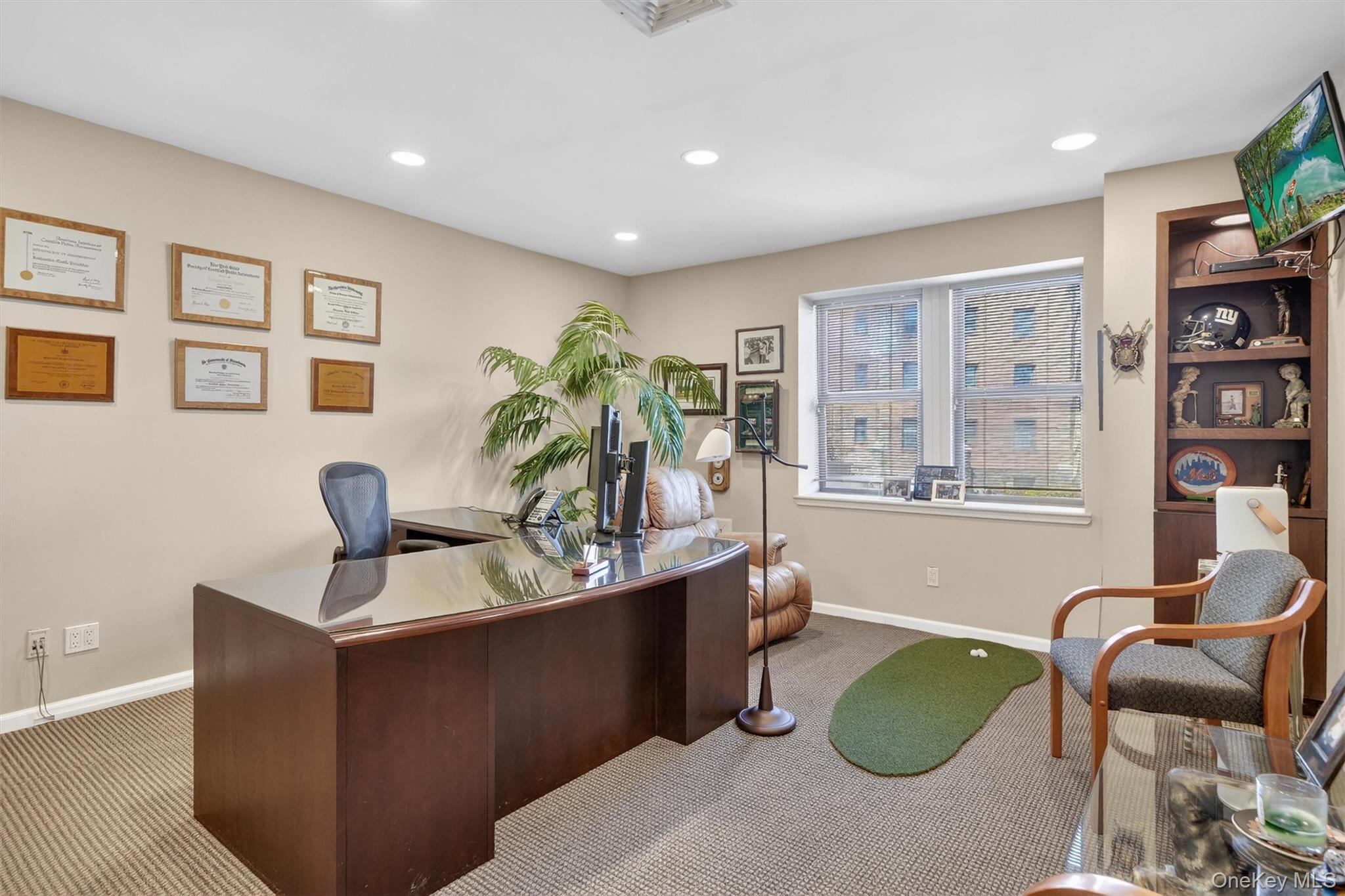 10 Nosband Avenue, Unit 1L photo 32