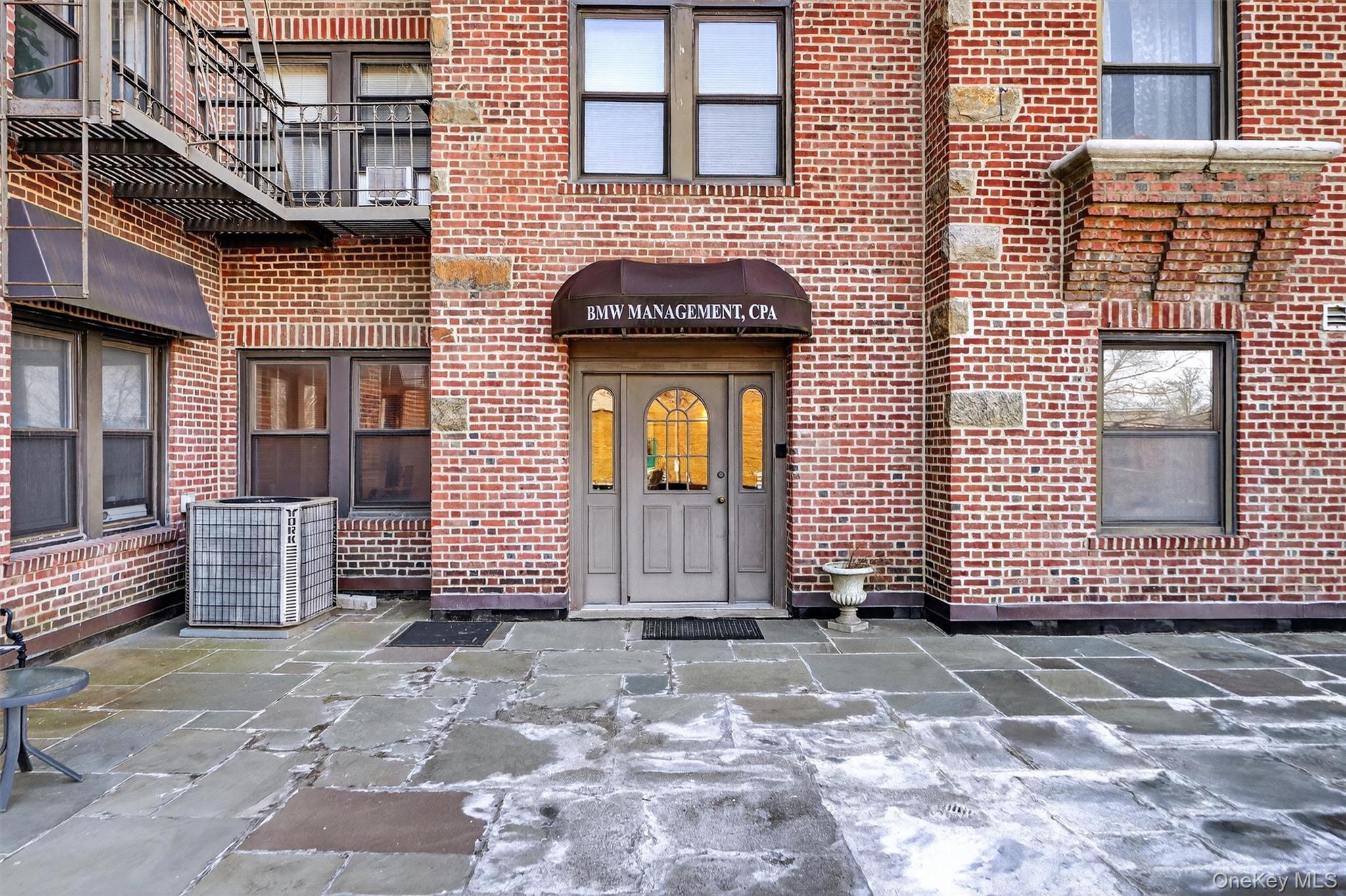 10 Nosband Avenue, Unit 1L photo 39