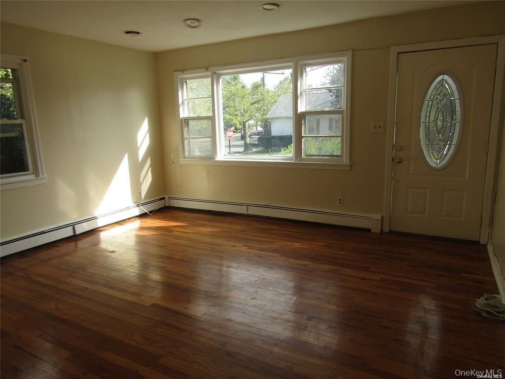 24 Ruth Place – For Sale photo 3