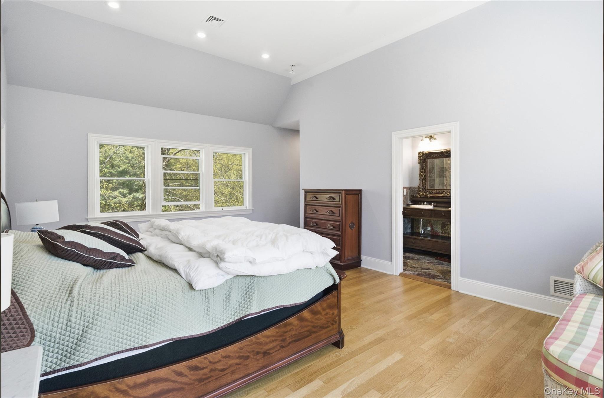 9 Locust Woods Drive – For Sale photo 9