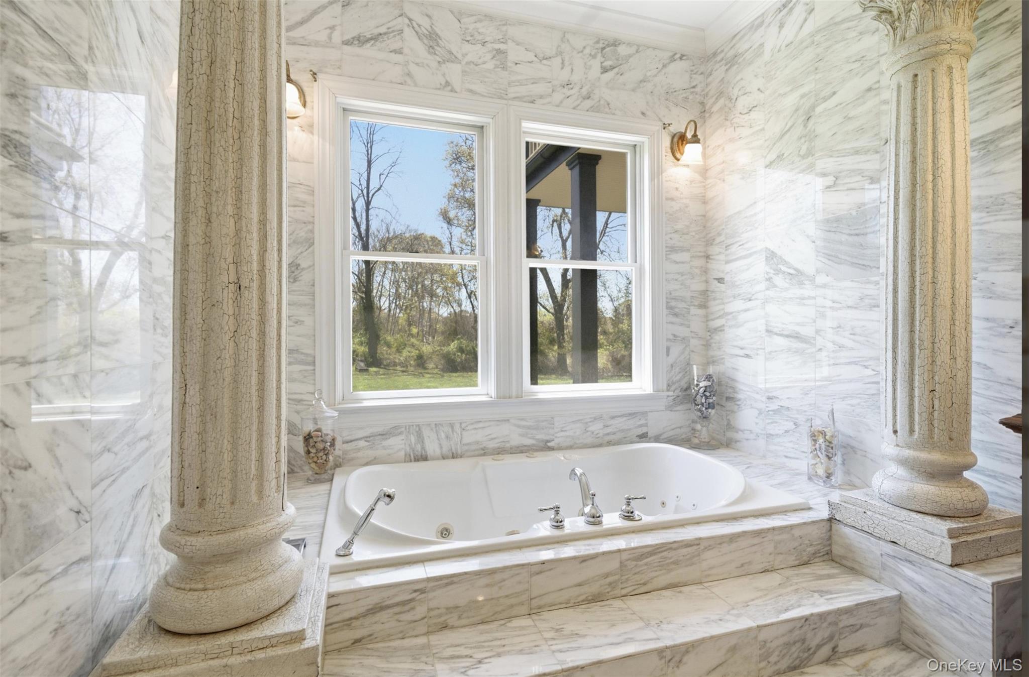9 Locust Woods Drive – For Sale photo 4