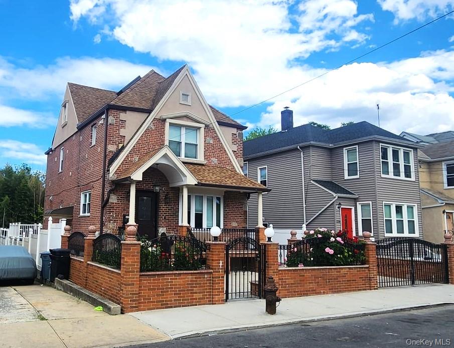 27-15 Butler Street – For Sale
