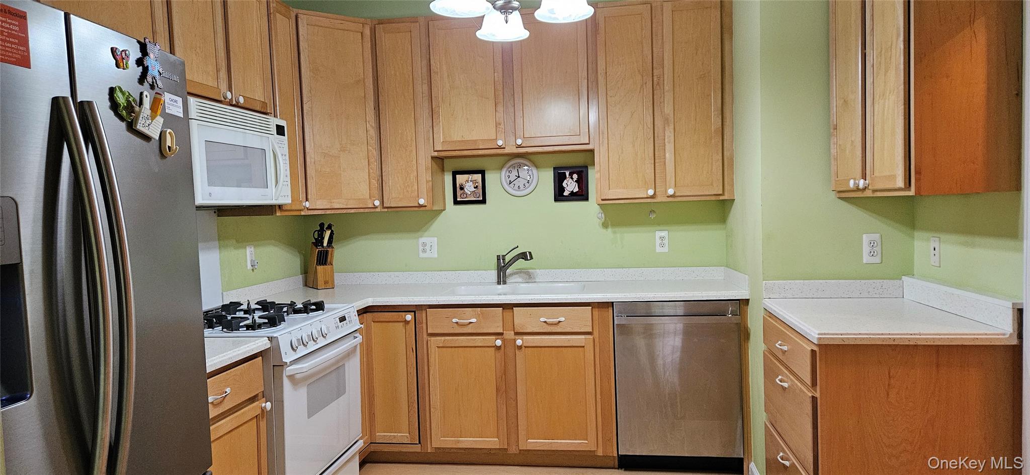 24 N De Baun Avenue, Unit 303 photo 5