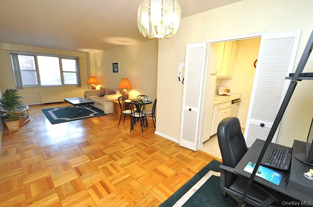 260 Garth Road, Unit 4A5 photo 22