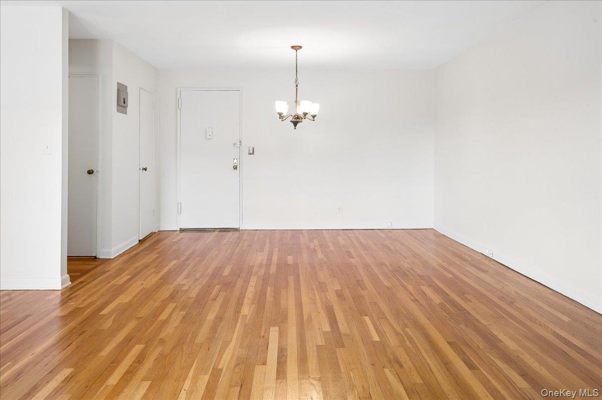 2 Sadore Lane, Unit 6M photo 6