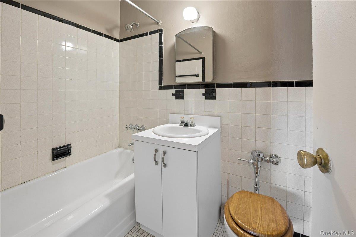 2 Sadore Lane, Unit 6M photo 10