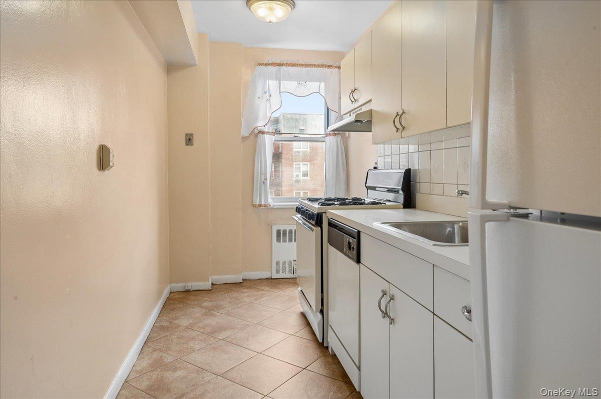 2 Sadore Lane, Unit 6M photo 8